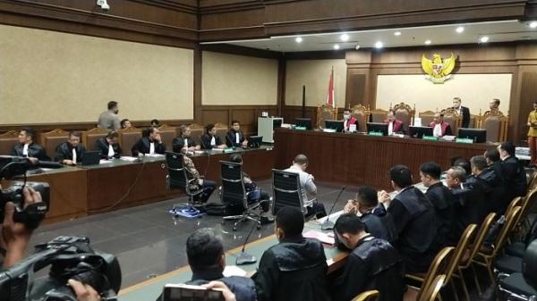 Jaksa Beber Dugaan Kejahatan Johnny G Plate di Depan Majelis Hakim, Minta Uang Rp500 Juta Tiap Bulan