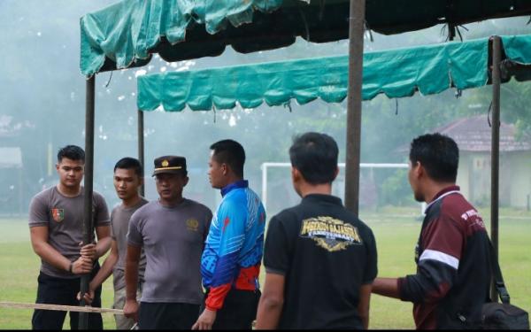 Jelang Dibuka Bazar UMKM, Personel Polres Aceh Singkil Laksanakan Korve Bersama