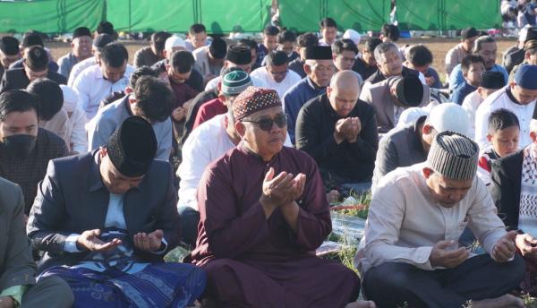 Ratusan Warga Muhammadiyah Garut Ikuti Sholat Idul Adha di SOR Gelora Merdeka