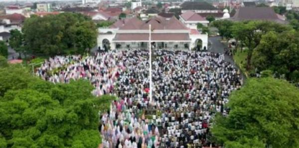 Salat Idul Adha Bersama Jokowi di Istana Kepresidenan Yogyakarta Diikuti Ribuan Jemaah