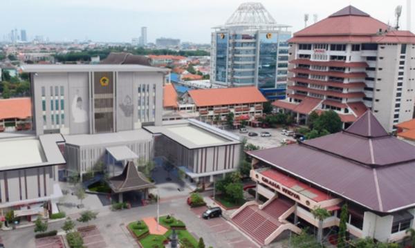 Akreditasi S2 Untag Surabaya Keluar, Rektor Pasang Target Mahasiswa MIKom 30 Orang