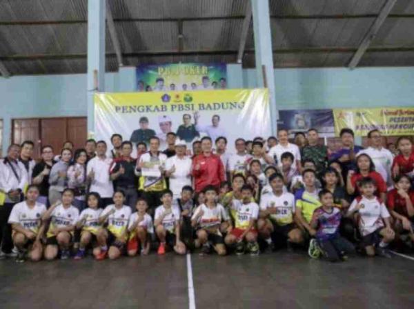 Sekda Badung Adi Arnawa Tutup Turnamen Bulutangkis Mangupura Cup VII 2023 dan Dorong Lahirnya Atlet