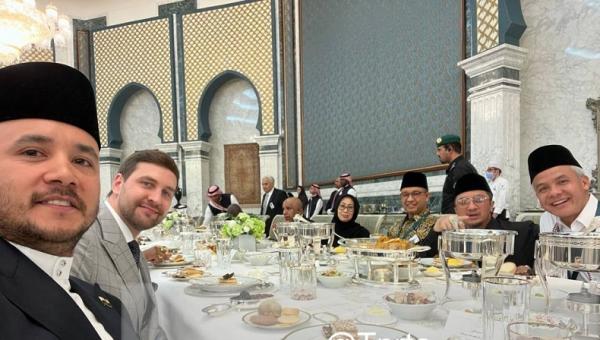 Duduk Satu Meja Ganjar dan Anies saat di Makkah Kasih Contoh Sejuk Menjelang Pilpres 2024