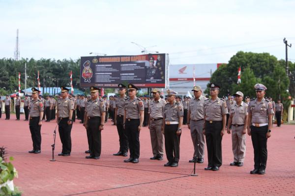 1.242 Personel dan PNS Dijajaran Polda Sumatera Utara Naik Pangkat