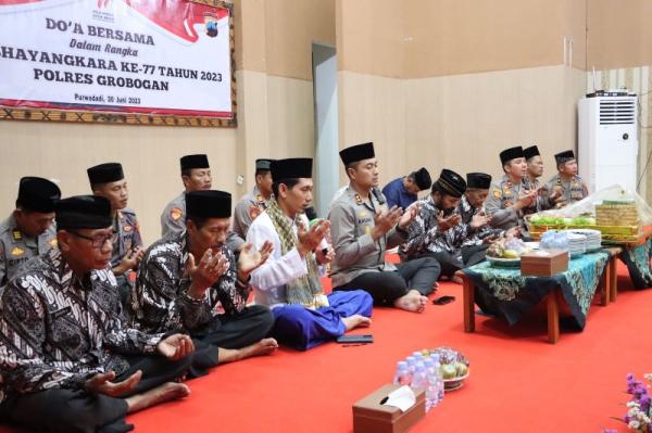 Doa Bersama dan Tirakatan Hari Bhayangkara ke 77 Polres Grobogan, Ini Harapannya