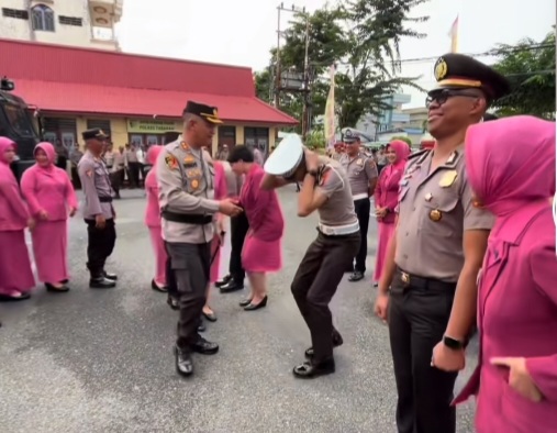 Viral Kapolres Tarakan Suruh Squat Jump Anggota Polisi, gegara Belum Bawa Istri saat Naik Pangkat
