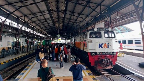 Jadwal Kereta Api Surabaya-Jakarta Lengkap dengan Harga Tiket dan Waktu Tempuh