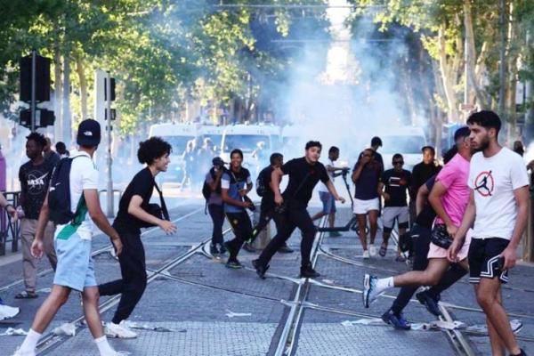 Aksi Kerusuhan di Prancis, 1.300 Ditangkap