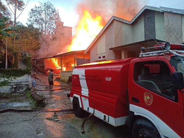 Ditinggal Beli Kue Sebentar, Rumah Warga di Pangkalan Bun Ludes Terbakar