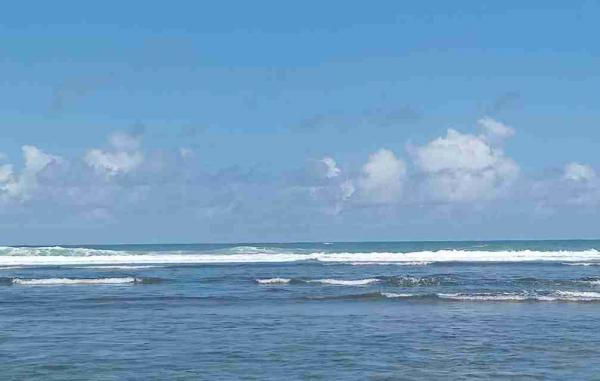 BMKG Bali Himbau Masyarakat Selalu Perhatikan Peringatan Dini Gelombang Tinggi Perairan Bali dan NTB