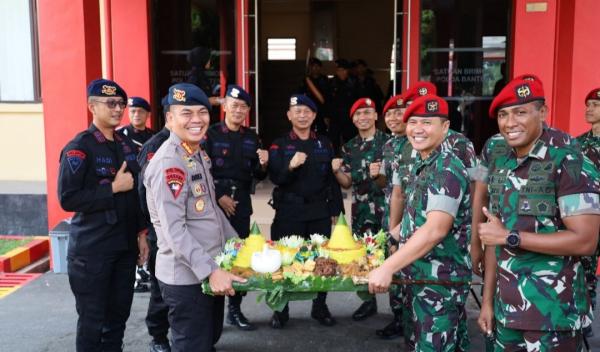 Sinergi TNI/Polri, Grup 1 Kopassus Sambangi Brimob Banten Beri Ucapan HUT Bhayangkara ke-77