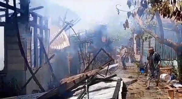 Tiga Unit Rumah dan Tiga Balai  Pengajian Hangus Terbakar di Bireuen