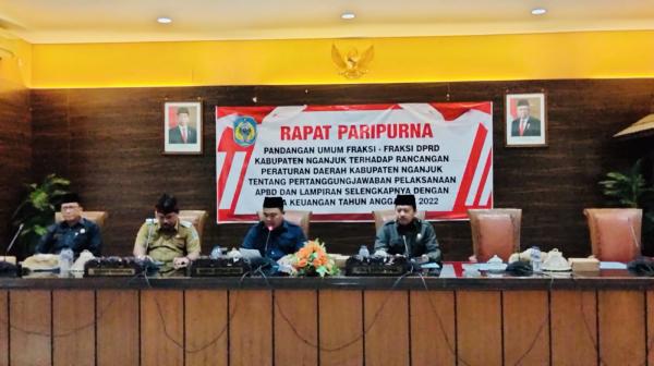 Fraksi Parpol Sampaikan Pandangan Umum Terkait Raperda Pertanggungjawaban APBD