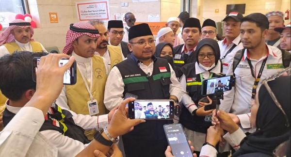 Banyak Jemaah Haji Pakai Visa Palsu Dideportasi, Menag Bakal Sanksi Berat Agen Travel