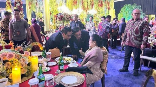 Bisik-bisik Megawati ke Mahfud MD di Acara Pernikahan Cucu Ketum PDIP, Apa Isi Pesannya?