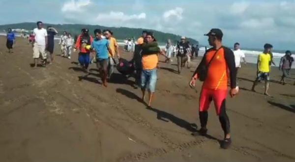 Wisatawan Asal Tasikmalaya yang Tenggelam di Pantai Pangandaran Ditemukan Dalam Kondisi Meninggal