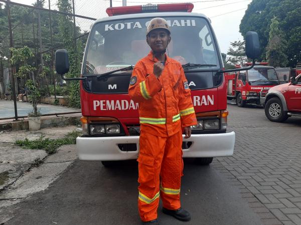 Ini Kisah Dirga Ramdan Anggota Rescue Pemadam Kebakaran Kota Cimahi