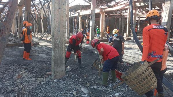 Pasar Purwareja Klampok Banjarnegara Mulai Dibersihkan