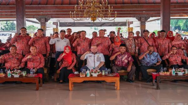 Presiden Jokowi Sahkan UU Desa, Kepala Desa Akan Mendapatkan Tunjangan Uang Pensiun