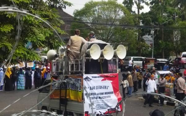 Koalisi People Power Indonesia Berunjuk Rasa di Bandung