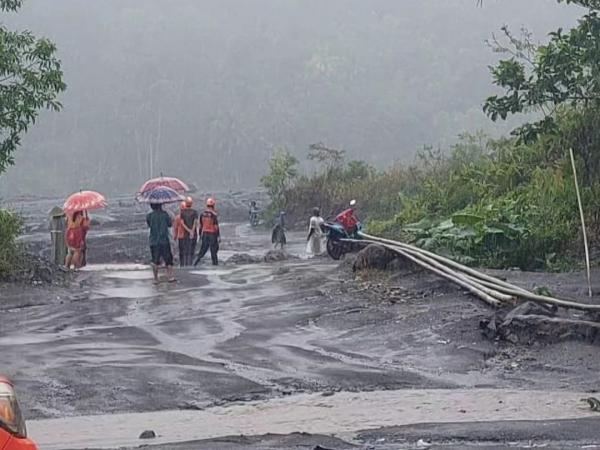 Longsor dan Banjir Lahar Dingin Semeru Terjang Lumajang, 3 Orang Satu Keluarga Tewas