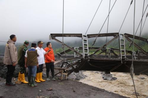 Pemerintah Segera Perbaiki Tanggul yang Jebol Akibat Banjir Lahar Dingin Gunung Semeru