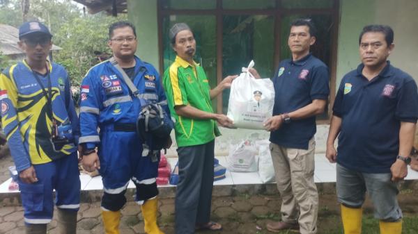 Tagana Bersama PPKB3PA Kabupaten Tasikmalaya Salurkan Bantuan Logistik untuk Warga Terdampak Bencana