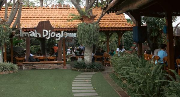 Imah Djoglo, Tempat Kuliner Unik di Bandung untuk Isi Libur Sekolah
