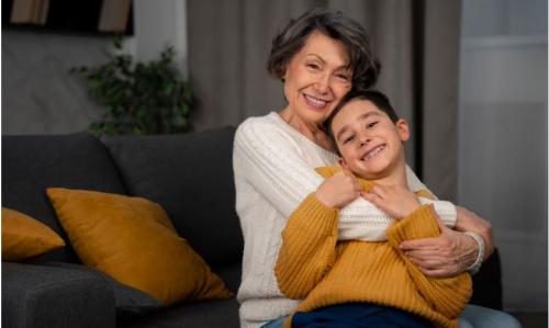 Ini 4 Zodiak yang Berbakat Jadi Ibu Mertua Idaman, Apa Anda Salah Satunya?