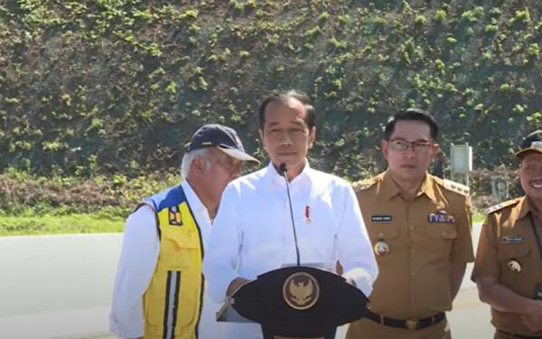 Resmikan Tol Cisumdawu, Jokowi Akui Banyak Masalah