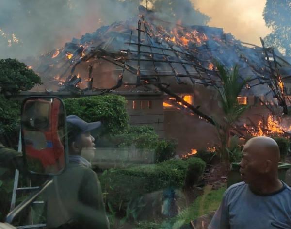 Diduga Akibat Kebocoran Gas, Rumah Mewah Pejabat Eks Orde Baru di Cirendeu Tangsel Terbakar