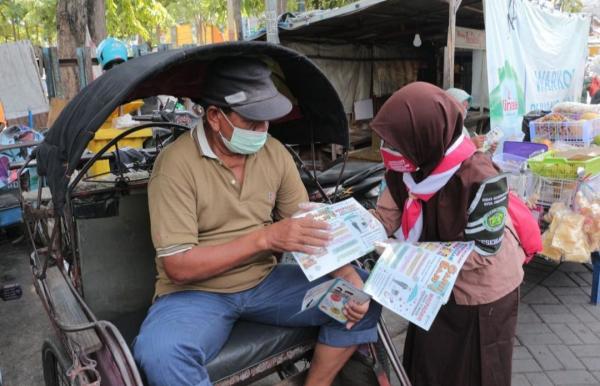 Sadarkan Hidup Sehat, Anak Pramuka Surabaya Turun Tangan ke Warga