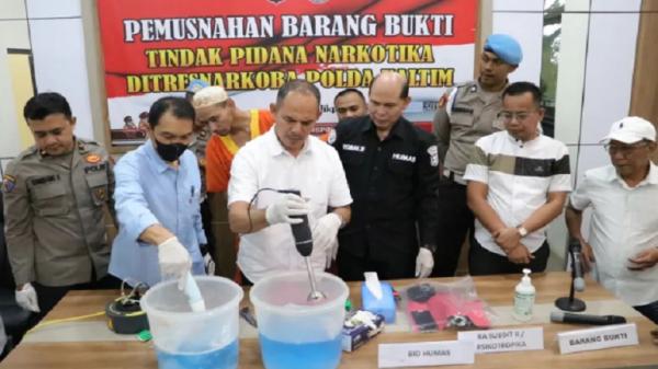 Polda Kaltim Musnahkan 1,5 Kilogram Sabu, Disita dari Dua Kurir di Samarinda