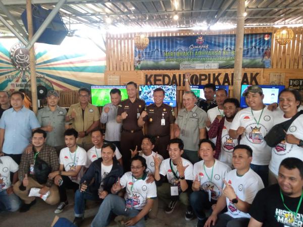 Peringati HBA ke-63,  Kejari Surabaya dan KOMPAK Gelar Turnamen Esport Bagi Jurnalis