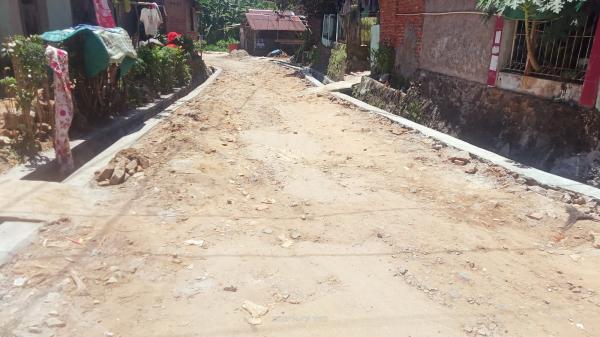 Butuh Perhatian Serius dari Pemerintah Pusat Tentang Jalan Poros Desa di Kabupaten Lebak yang Rusak