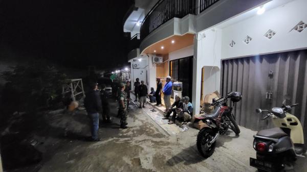 Gerombolan Bermotor Teror Warga Cisolok Sukabumi dengan Senjata Api
