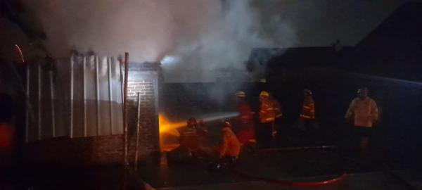 Pabrik Pengolahan Kopra di Jalan Letjend Mashudi Tasikmalaya Terbakar, Satu Orang Terluka