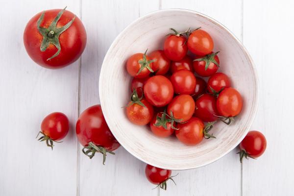 8 Manfaat Tomat untuk Kesehatan, dari Melindungi Kulit hingga Menangkal Penyakit Kronis