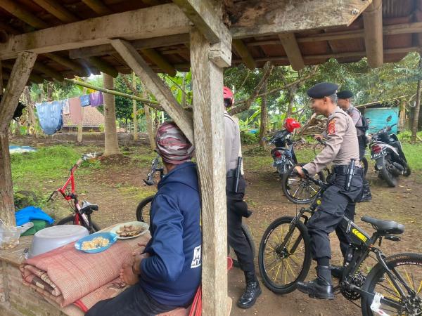 Personel Patroli Bersepeda Polres Ciamis, Sambang ke Warga Beri Imbauan Kamtibmas