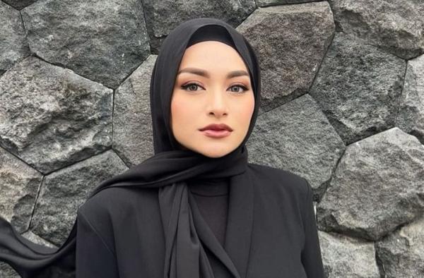 Deretan Fakta Menarik Artis Cantik Nathalie Holscher yang Memutuskan Lepas Hijab