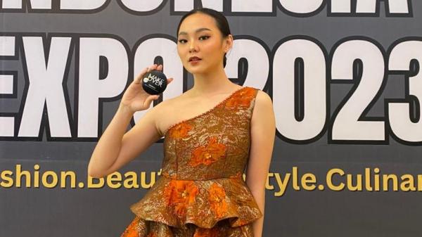 Make Over Support Makeup Fashion Show Pesona Indonesia Expo 2023 di Medan