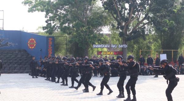 Brimob Banten Terus Asah Kemampuan Personelnya dengan Latihan Perang Hutan
