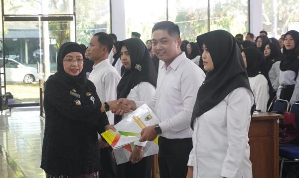 Pj Bupati Batang Lantik 813 Guru dan 43 Teknis P3K Formasi 2022