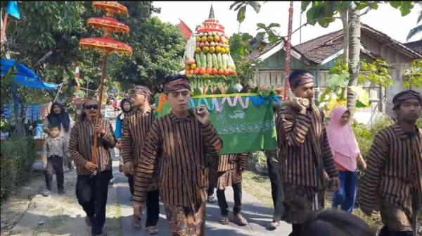 Gelar Merti Dusun di Bandung Wonosegoro, Warga Kirab Tumpeng Agung