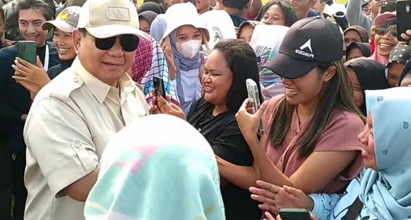 Hidup Presiden! Teriak Warga saat Sambut Kedatangan Prabowo ke Pangandaran