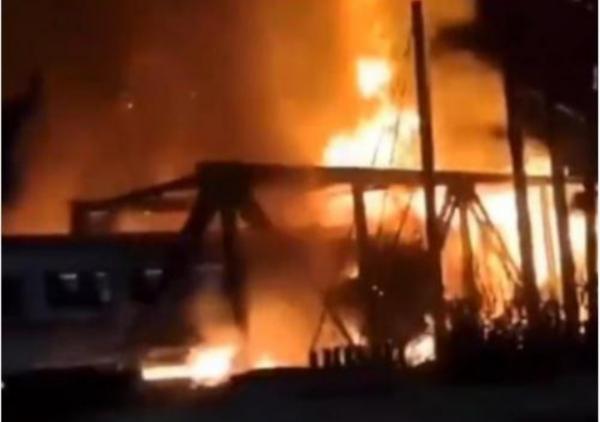 Tabrakan Mengerikan Kereta Api vs Truk Tronton di Semarang, 6 Perjalan Terganggu, Catat Namanya