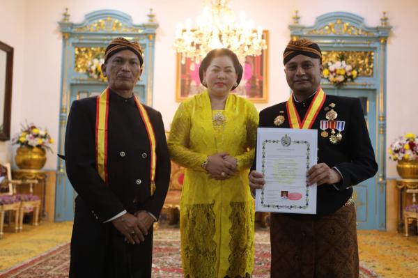 Konsen Lestarikan Budaya, Pj Wali Kota Imran Dianugerahi Gelar Kanjeng Raden Tumenggung oleh Keraton