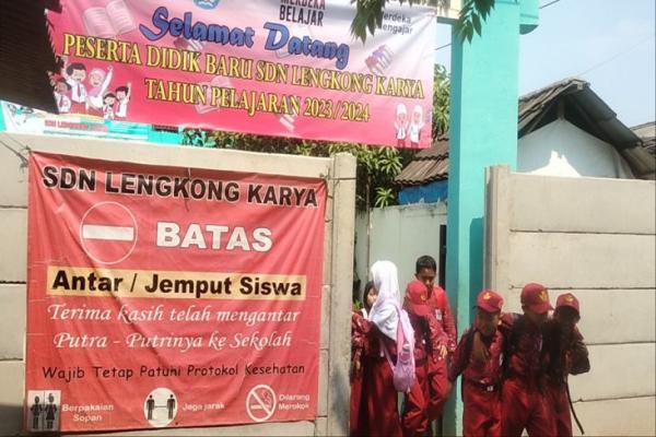 Akses SDN Lengkong Karya Tangerang Selatan Dibeton, Orangtua Murid Kaget