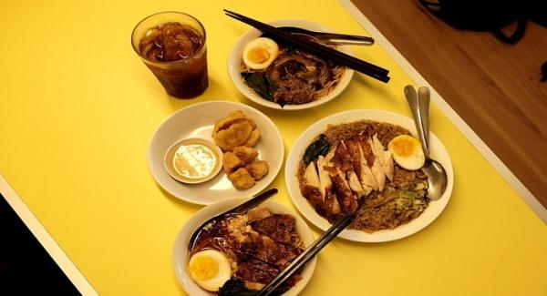 Ton Kedai, Tempat Makan Nasi Godog Pakai Kaldu Ramen yang Lagi Hits di Bandung
