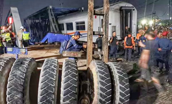 Imbas Kecelakaan KA Brantas, PT KAI Buru Pengusaha Pemilik Truk Tronton
